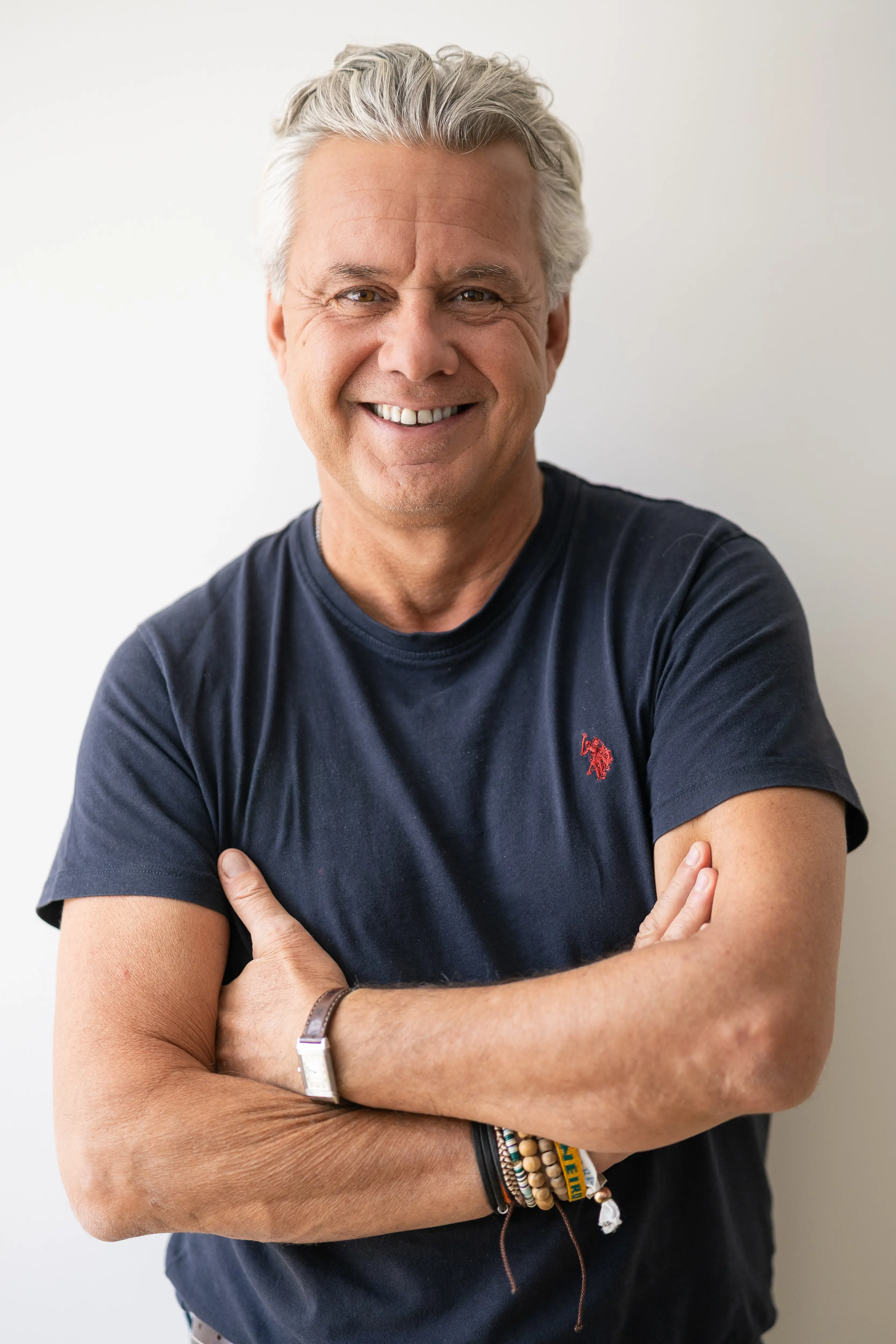 https://hello-agence-communication-dijon.com/assets/uploads/Euqipe-reunion-3.webp