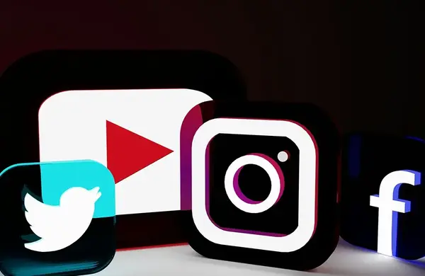 Logo reseaux sociaux Hello Agence Communication Dijon 0