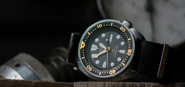 Realisation Montre plongee Militaire 00