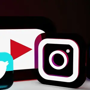 Logo reseaux sociaux Hello Agence Communication Dijon 0